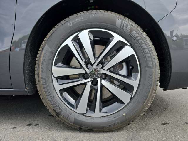 Fahrzeugbild eines Peugeot Traveller