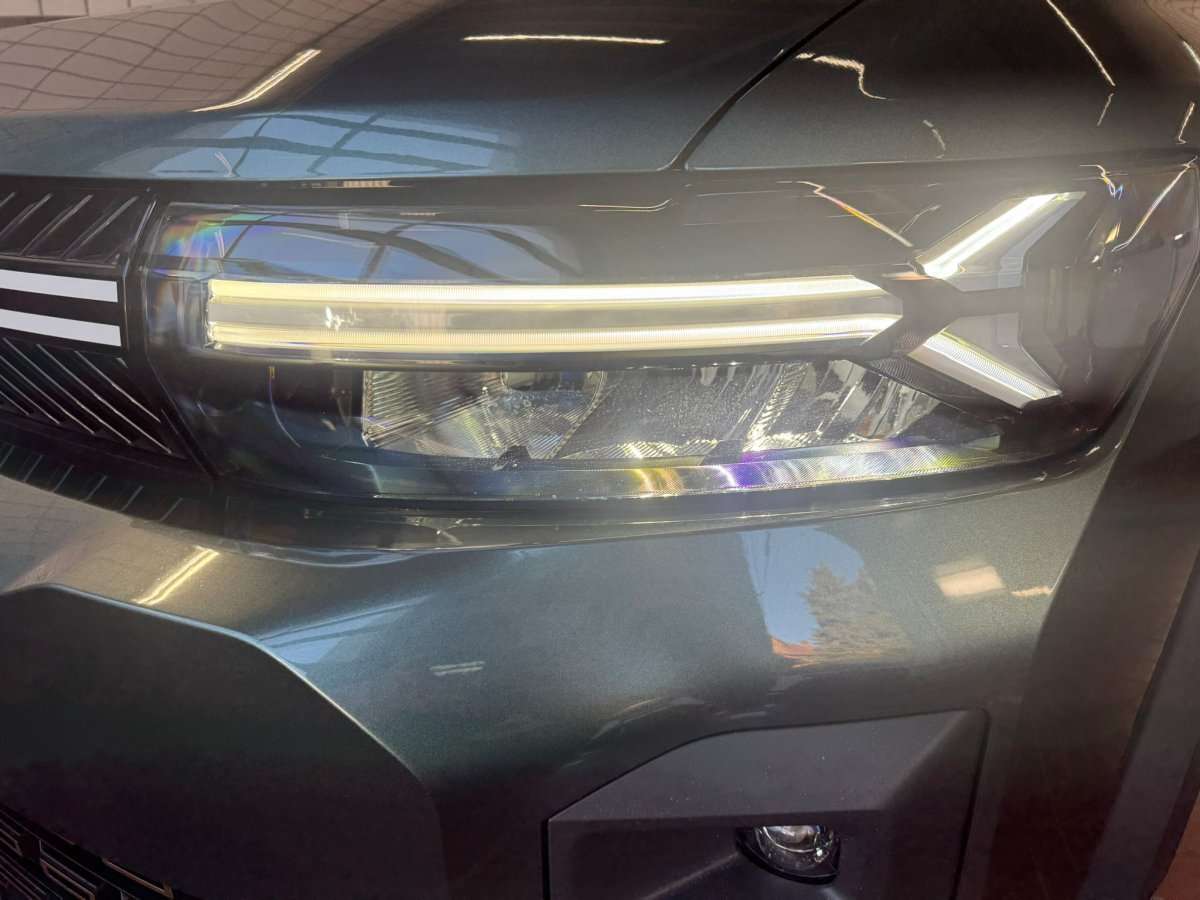 Fahrzeugbild eines Dacia Bigster