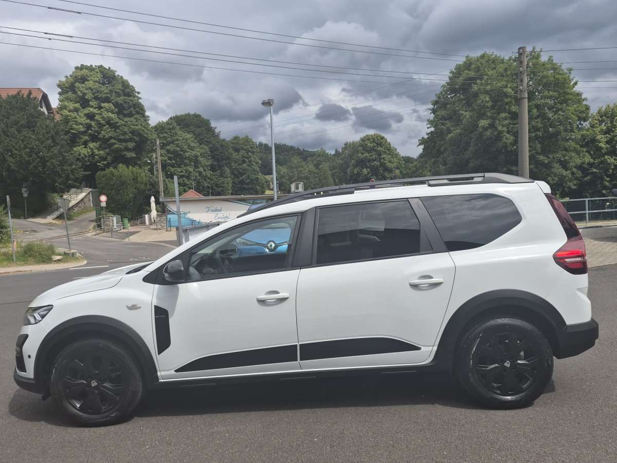 Fahrzeugbild eines Dacia Jogger