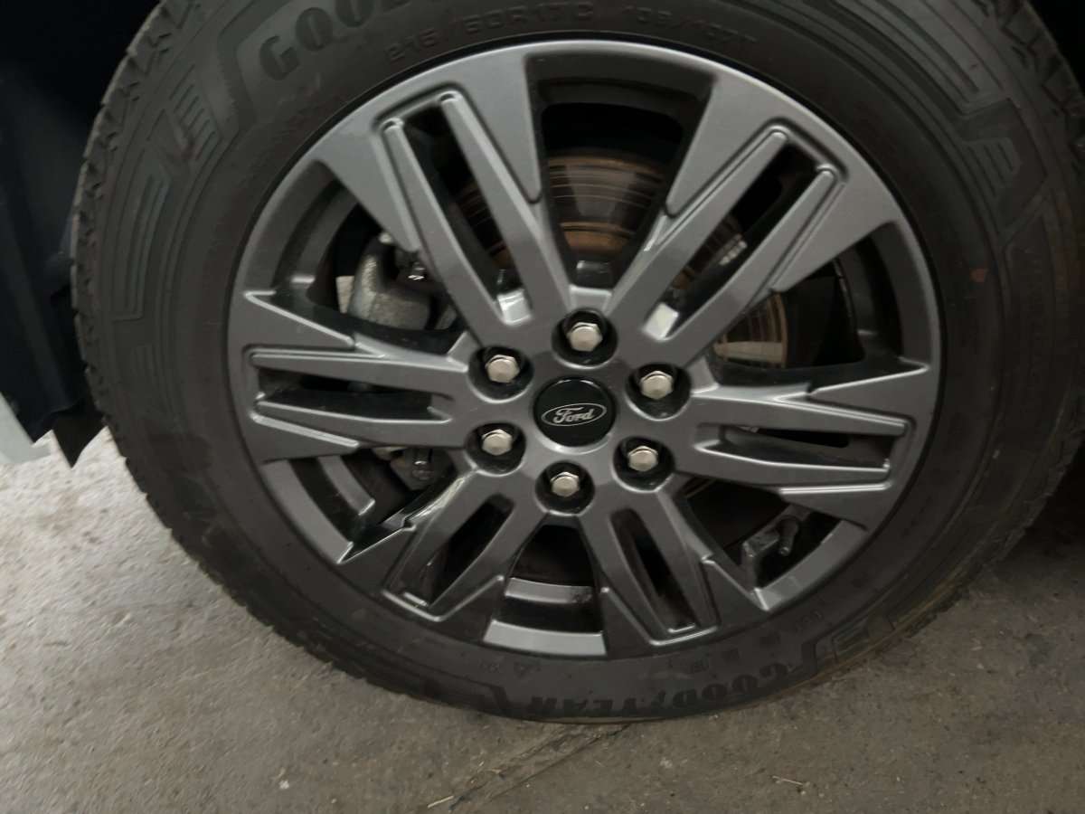 Fahrzeugbild eines Ford Tourneo Custom