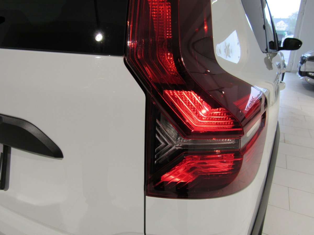 Fahrzeugbild eines Dacia Jogger