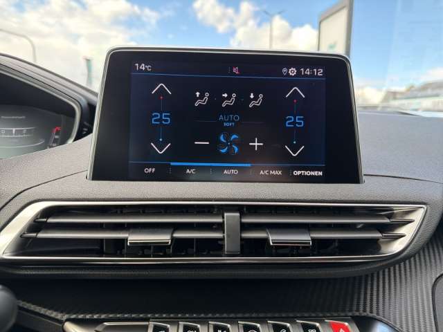 Fahrzeugbild eines Peugeot 5008