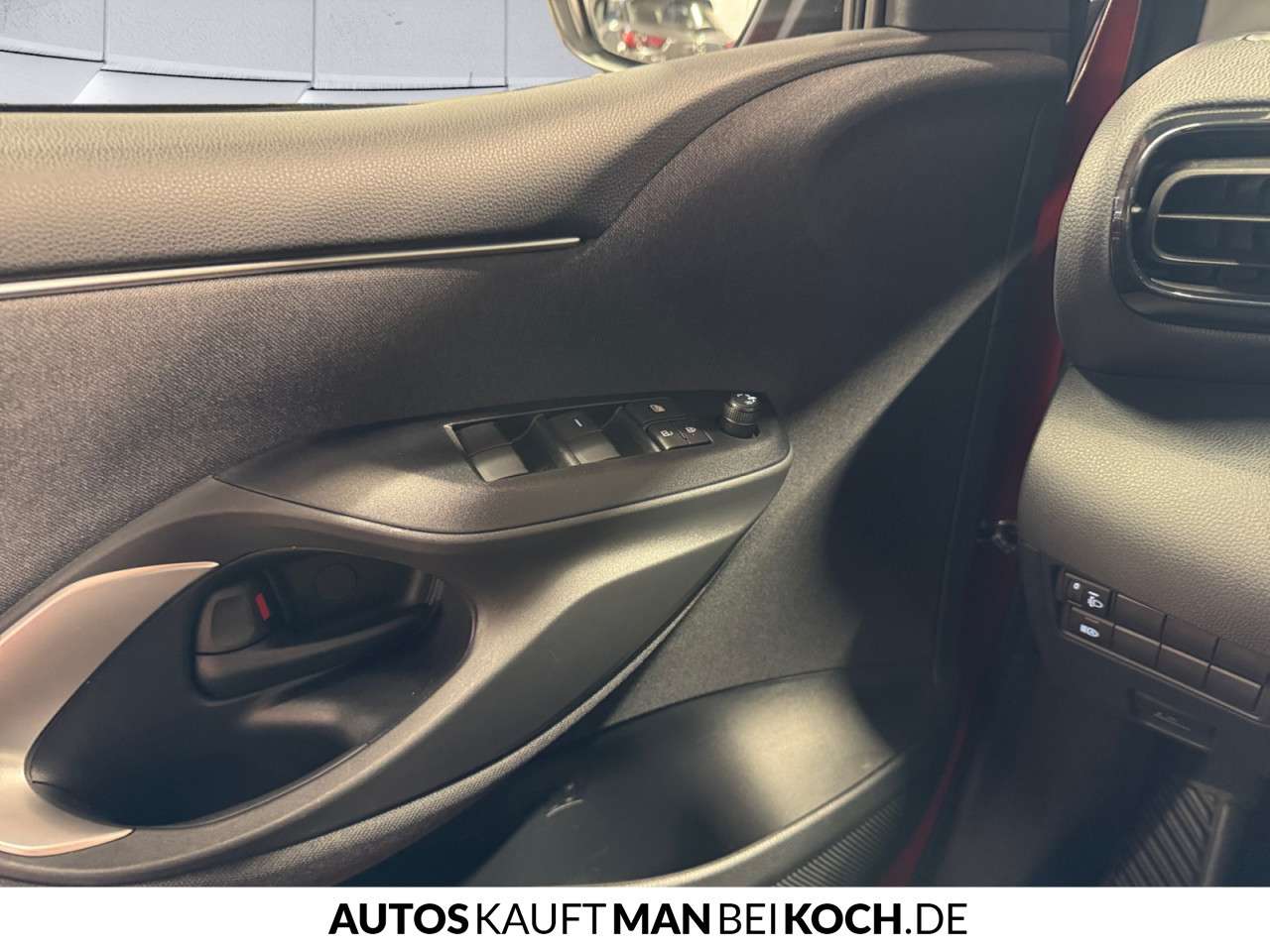 Fahrzeugbild eines Mazda Mazda2 Hybrid