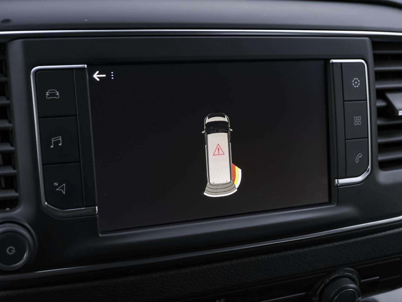 Fahrzeugbild eines Peugeot Traveller