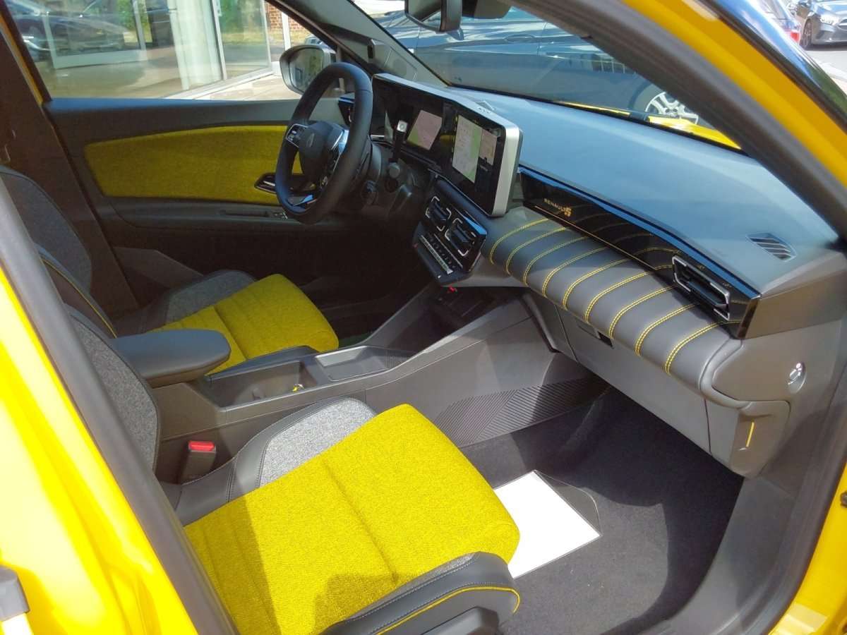 Fahrzeugbild eines Renault 5 E-TECH