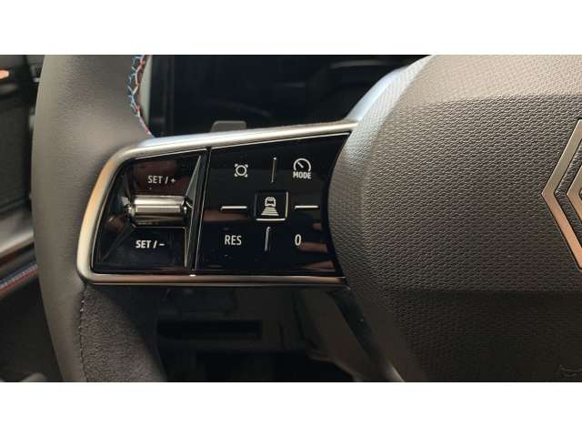 Fahrzeugbild eines Renault Rafale