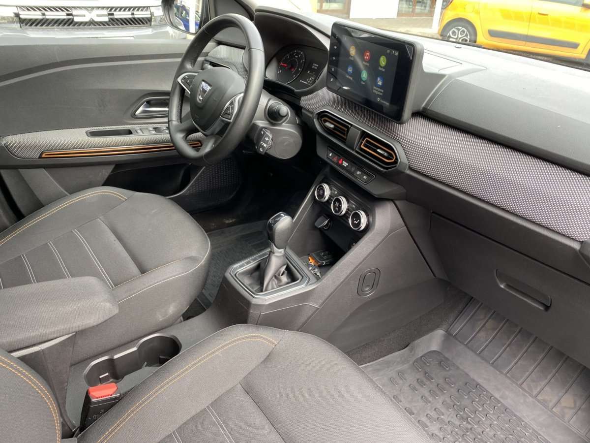 Fahrzeugbild eines Dacia Sandero