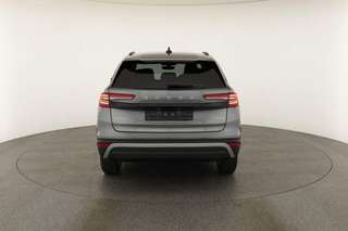 Schräge Frontansicht auf einen Skoda Kodiaq , freigestellt