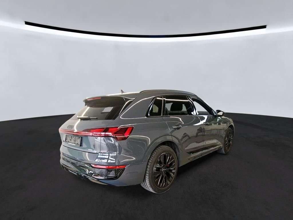 Fahrzeugbild eines Audi Q8 e-tron