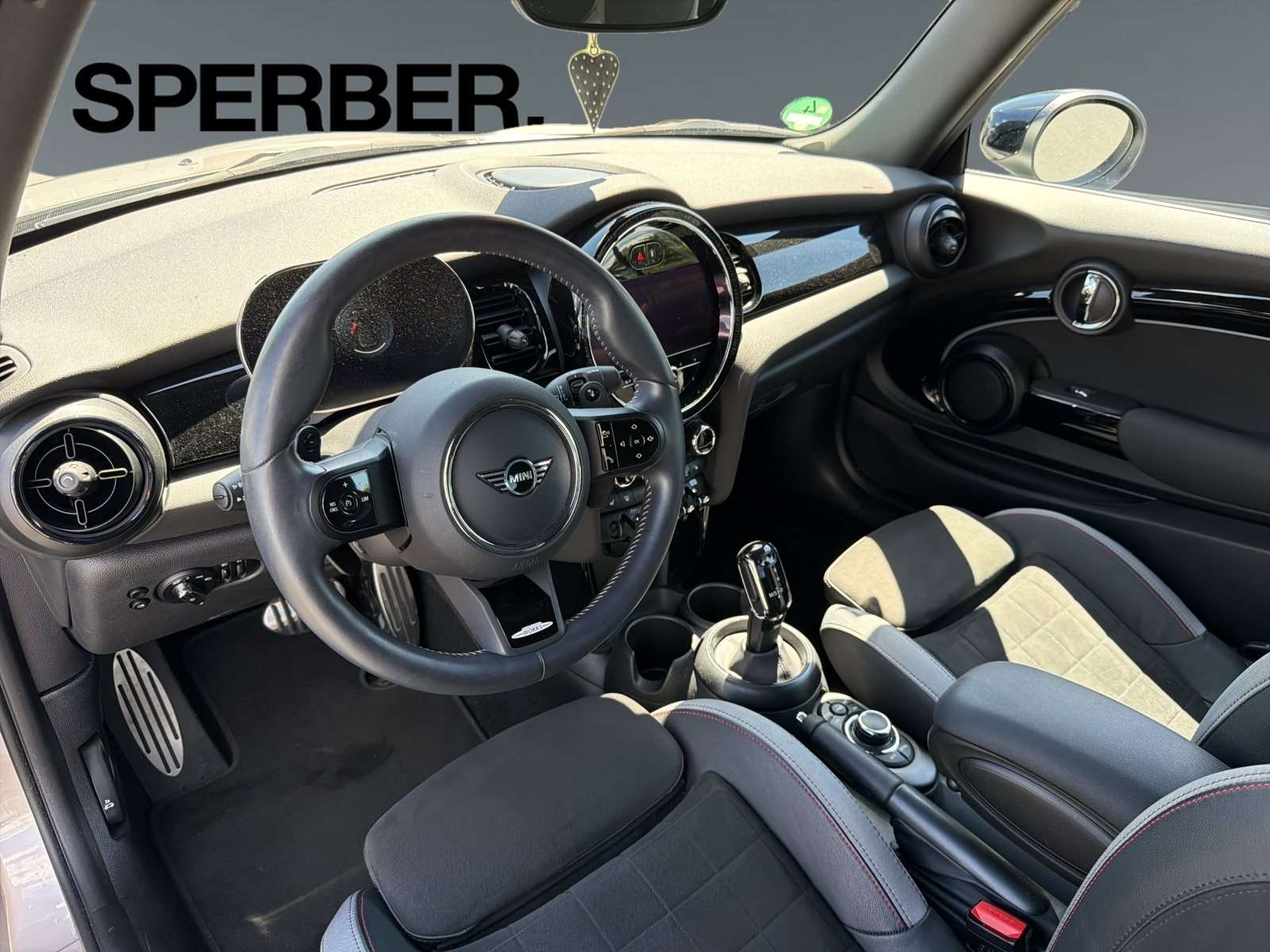 Fahrzeugbild eines MINI COOPER