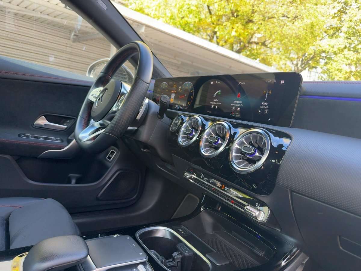Fahrzeugbild eines Mercedes-Benz CLA
