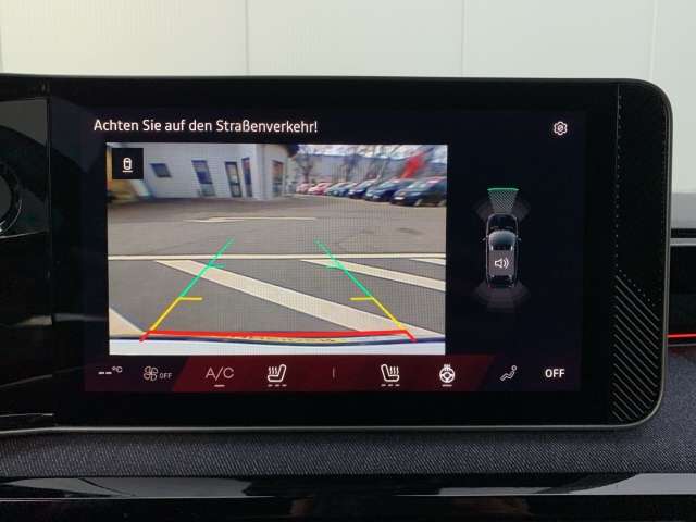 Fahrzeugbild eines Renault 4 E-TECH