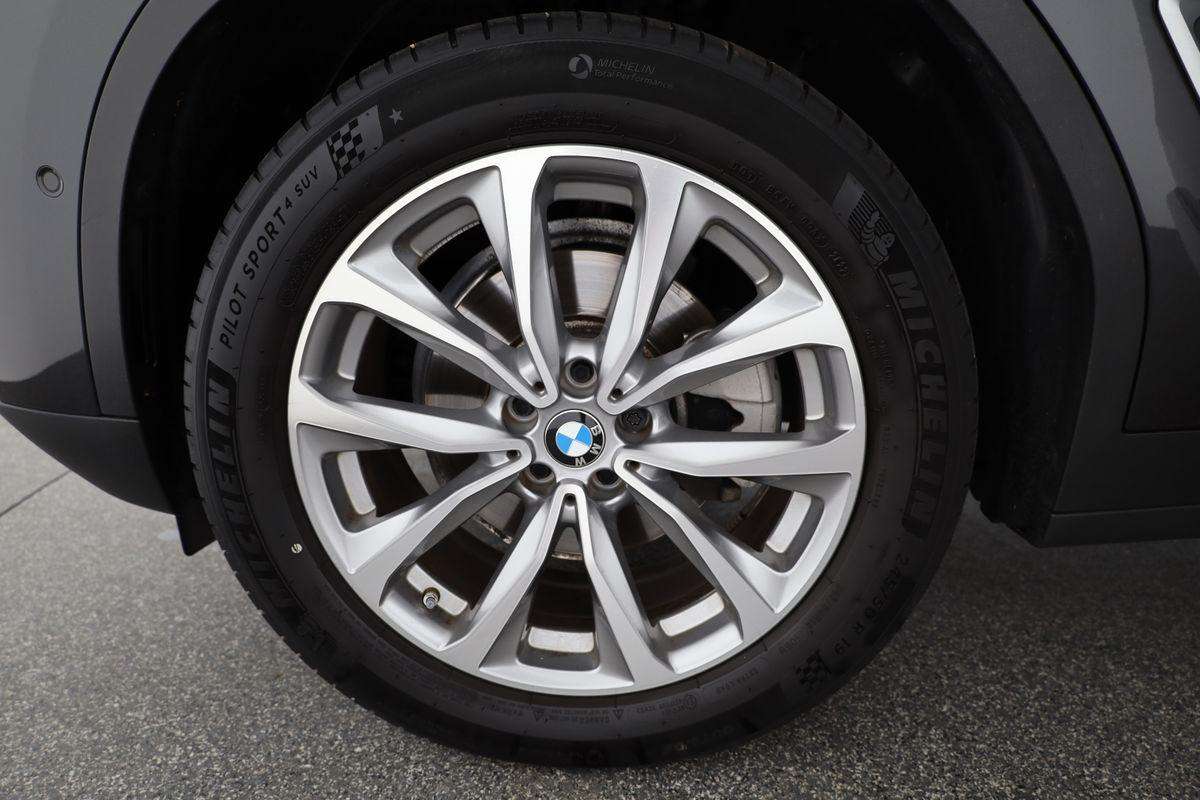 Fahrzeugbild eines BMW X3