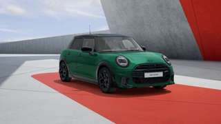 Schräge Frontansicht auf einen MINI COOPER , freigestellt