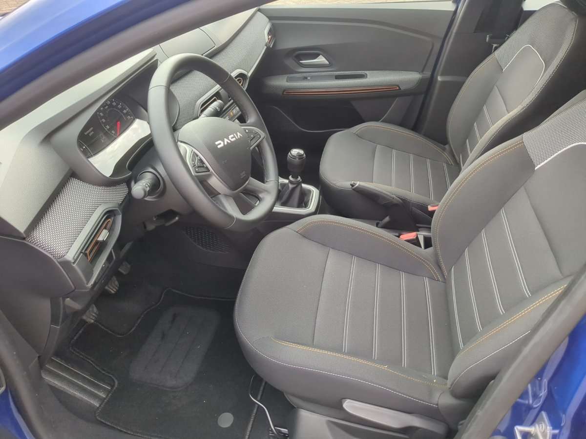 Fahrzeugbild eines Dacia Sandero