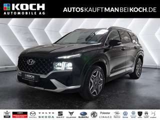 Schräge Frontansicht auf einen Hyundai Santa Fe , freigestellt