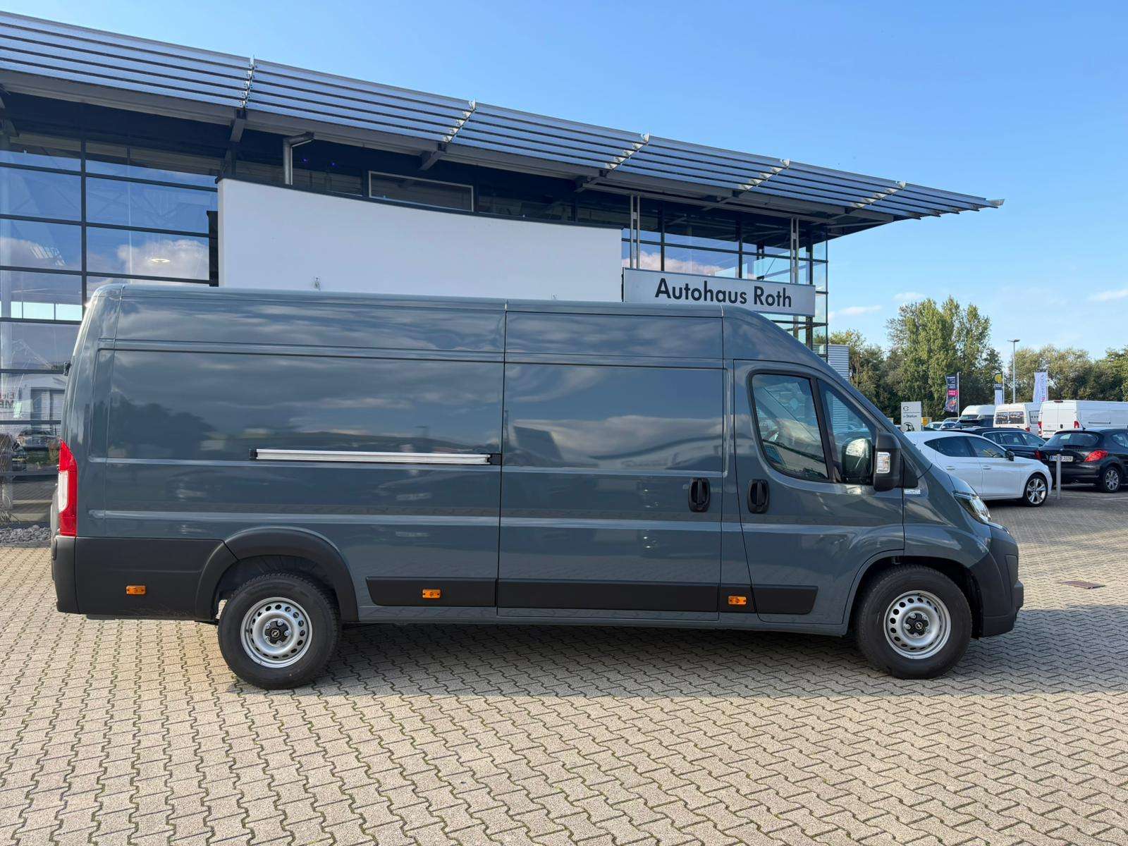 Fahrzeugbild eines Opel Movano