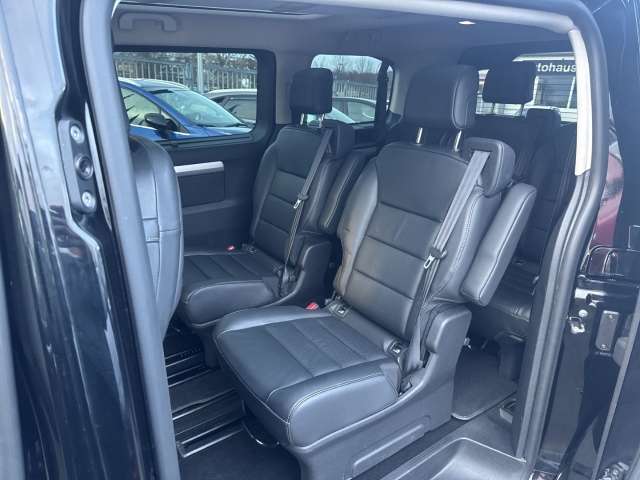 Fahrzeugbild eines Opel Zafira Life