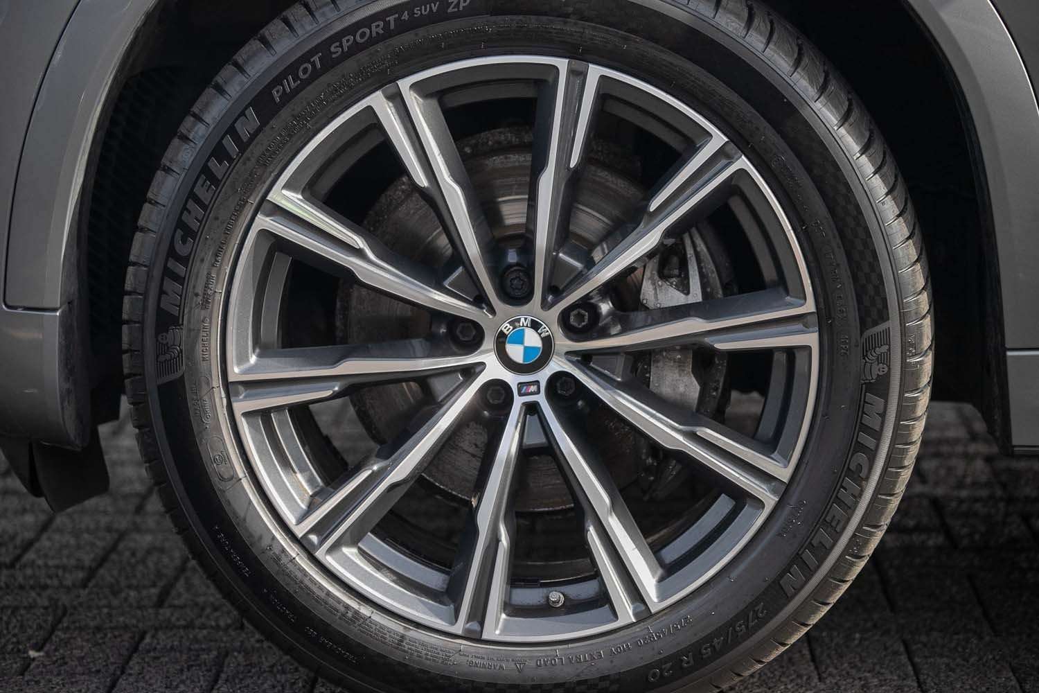 Fahrzeugbild eines BMW X6