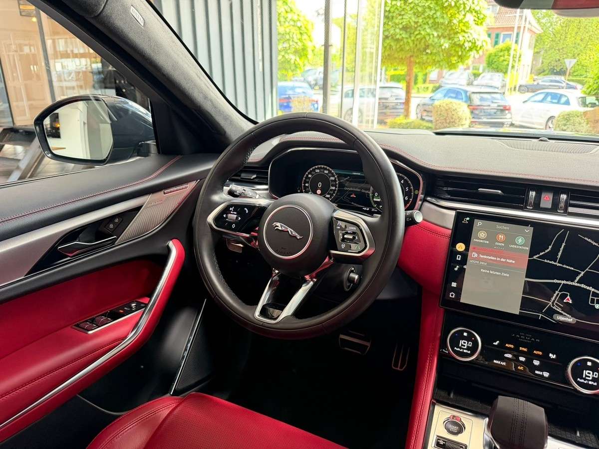 Fahrzeugbild eines Jaguar F-PACE