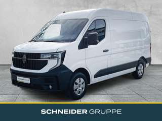 Schräge Frontansicht auf einen Renault Master , freigestellt