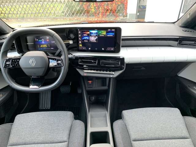 Fahrzeugbild eines Renault 4 E-TECH