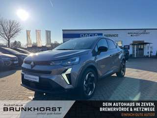 Schräge Frontansicht auf einen Renault Captur , freigestellt