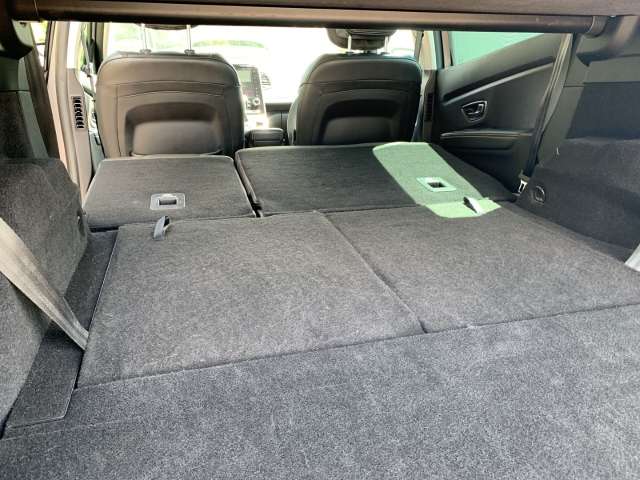 Fahrzeugbild eines Renault Grand Scénic