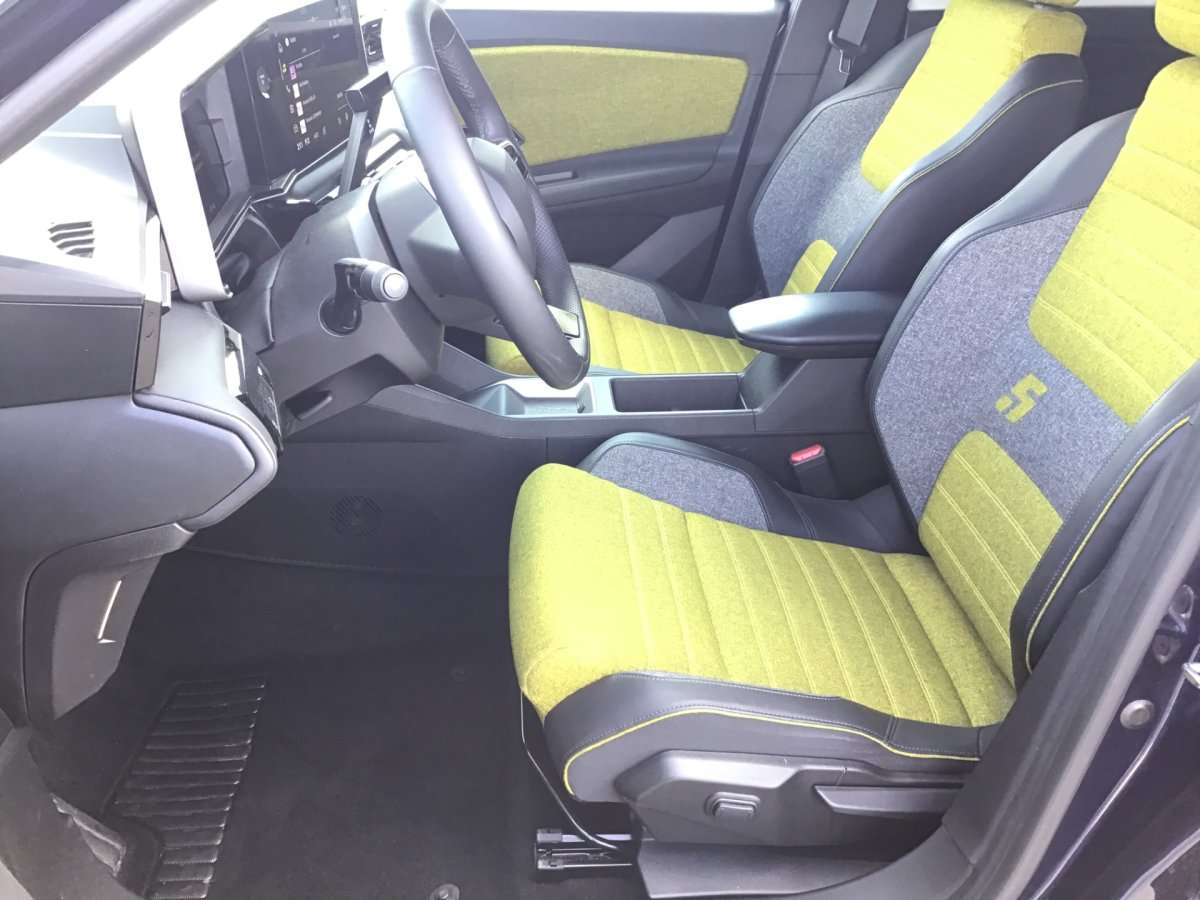 Fahrzeugbild eines Renault 5 E-TECH