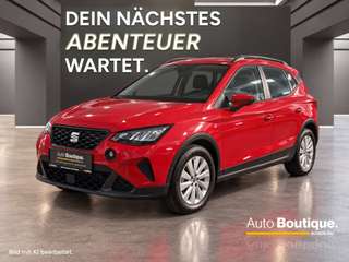 Schräge Frontansicht auf einen SEAT Arona , freigestellt