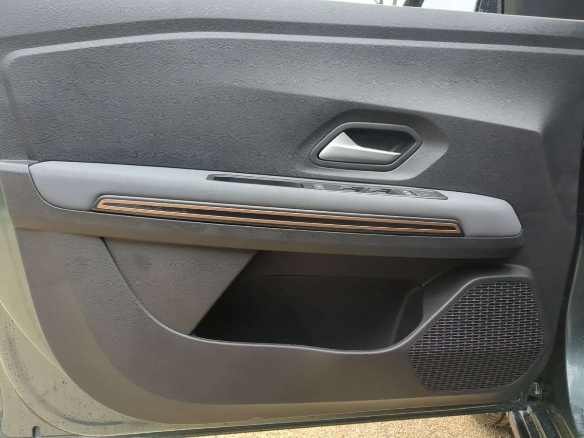 Fahrzeugbild eines Dacia Jogger