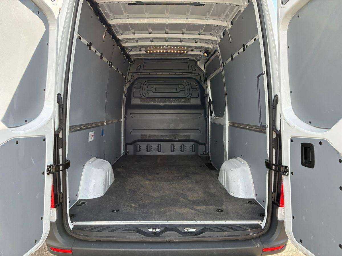 Fahrzeugbild eines Mercedes-Benz Sprinter