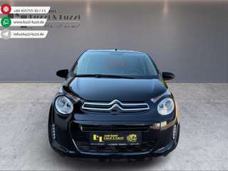 Schräge Frontansicht auf einen Citroën C1 , freigestellt