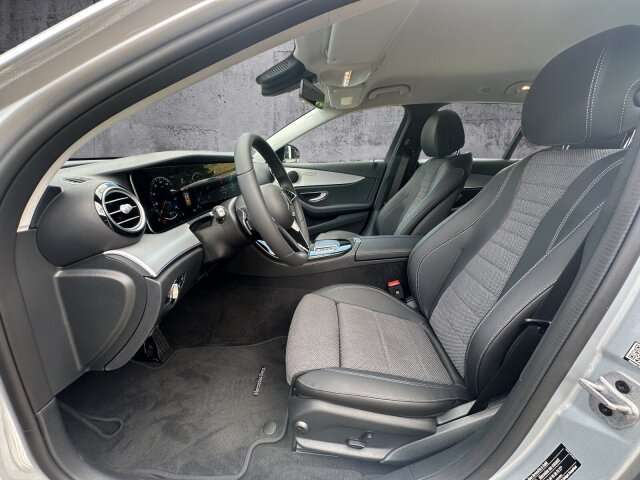 Fahrzeugbild eines Mercedes-Benz E-Klasse
