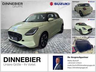 Schräge Frontansicht auf einen Suzuki Swift , freigestellt