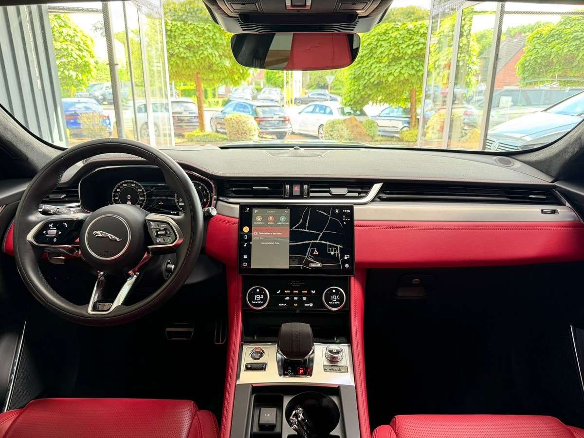 Fahrzeugbild eines Jaguar F-PACE