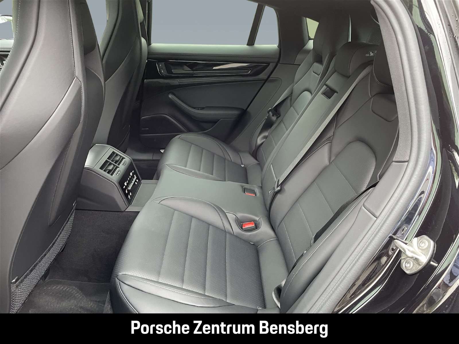 Fahrzeugbild eines Porsche Panamera