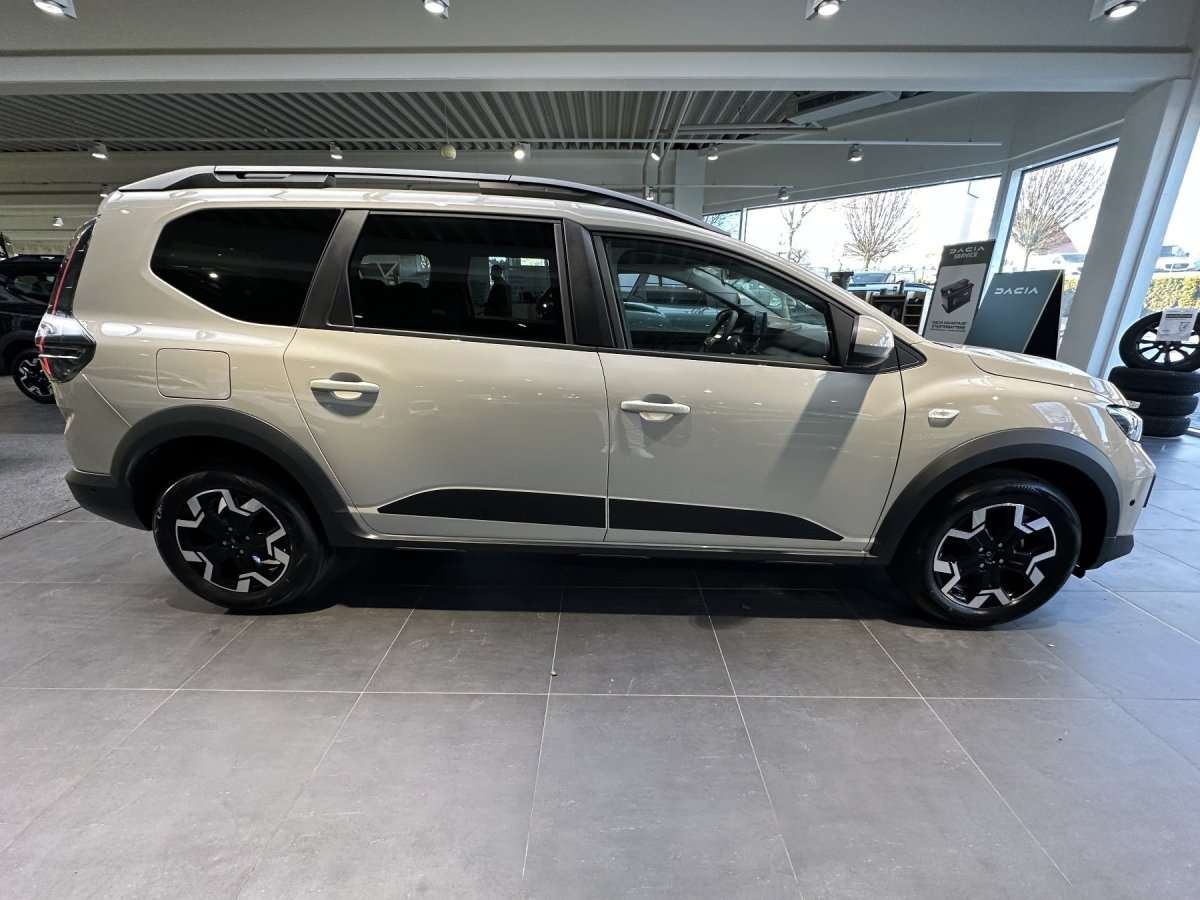 Fahrzeugbild eines Dacia Jogger