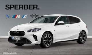 Schräge Frontansicht auf einen BMW 1er-Reihe , freigestellt