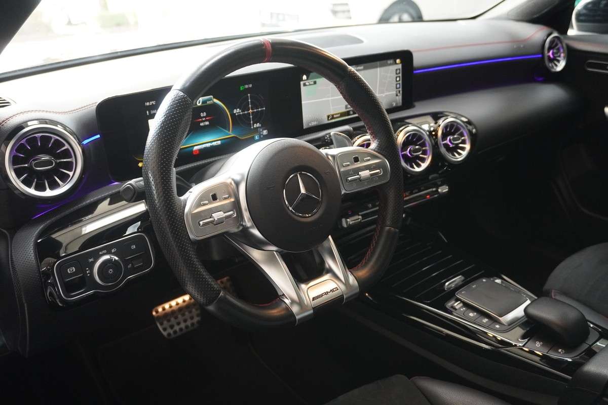 Fahrzeugbild eines Mercedes-Benz CLA