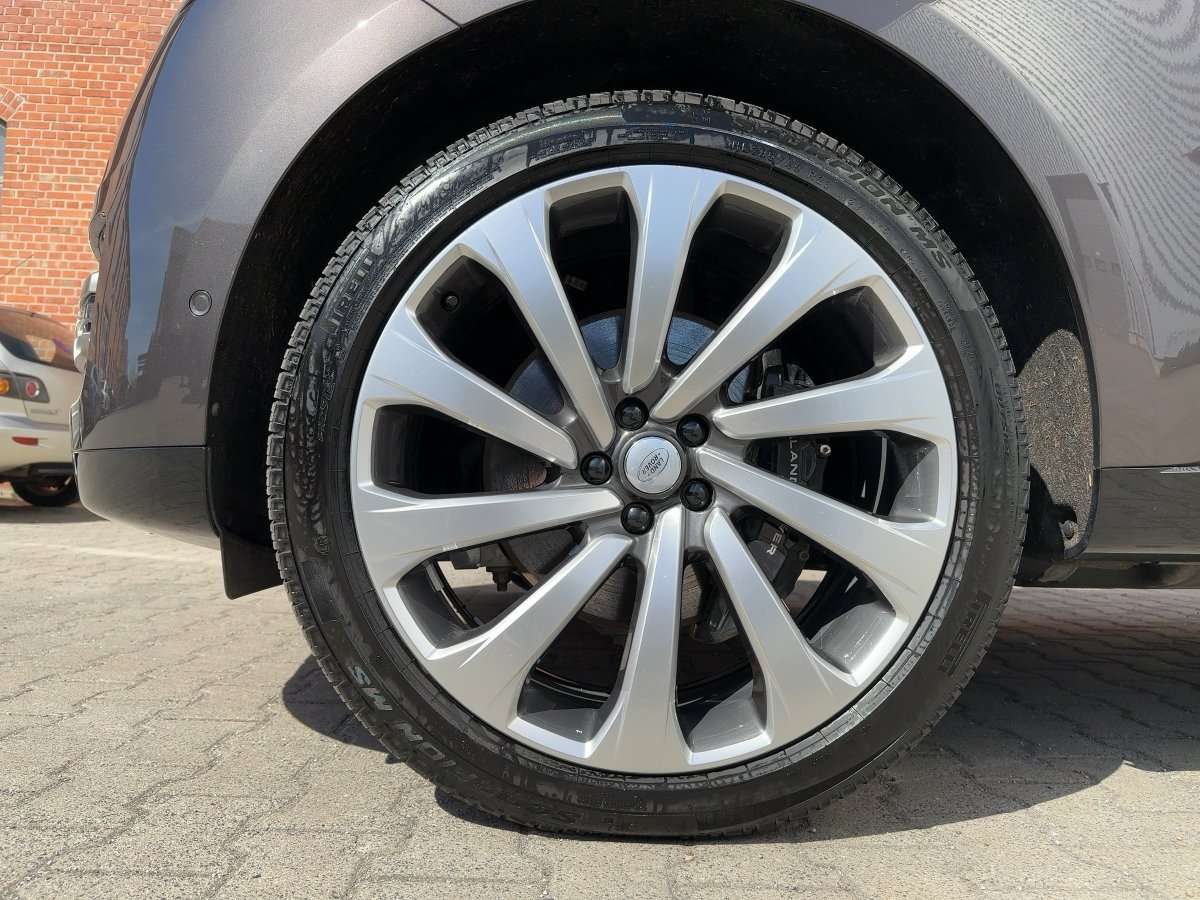 Fahrzeugbild eines Land Rover Range Rover