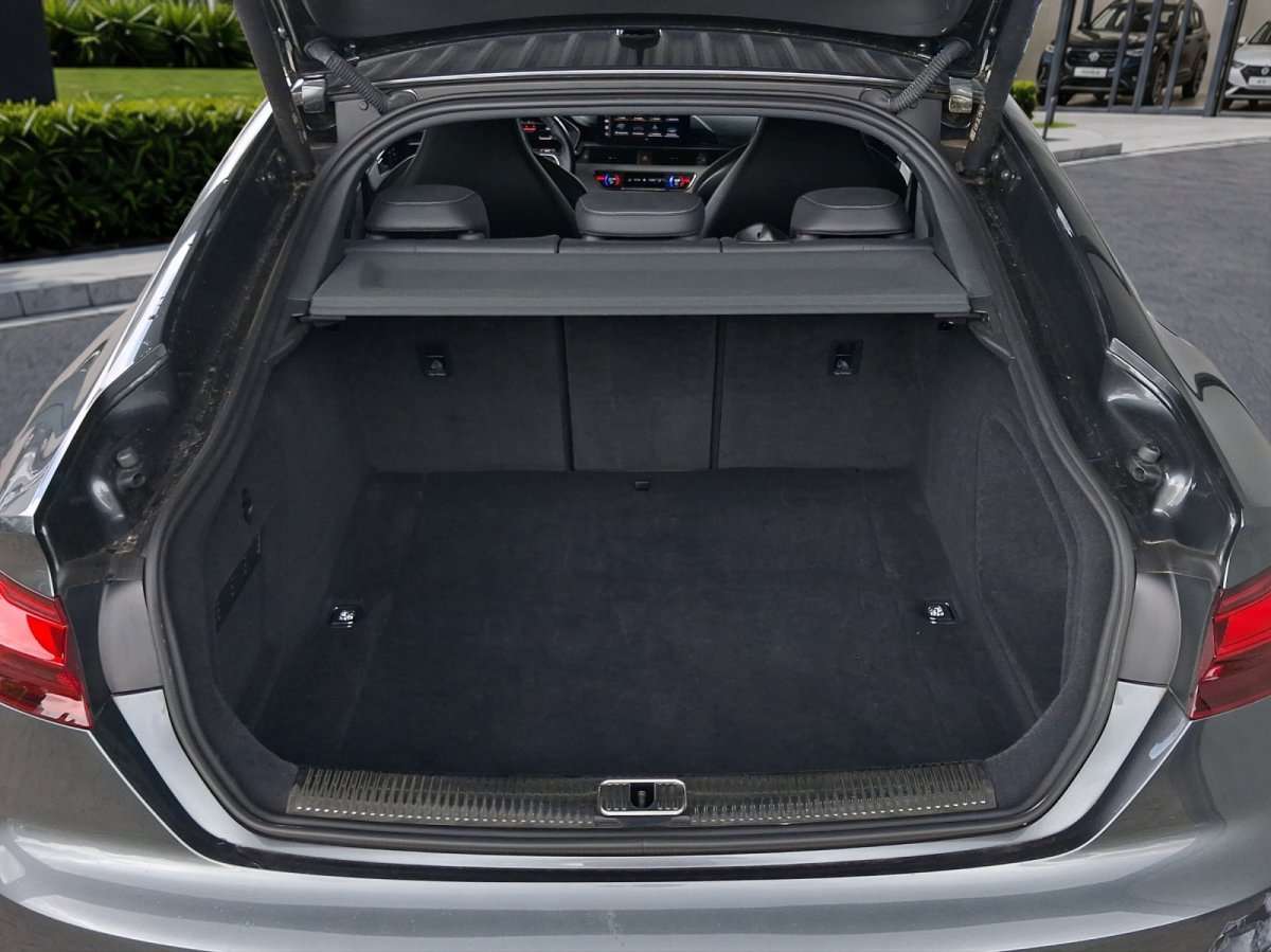 Fahrzeugbild eines Audi S5