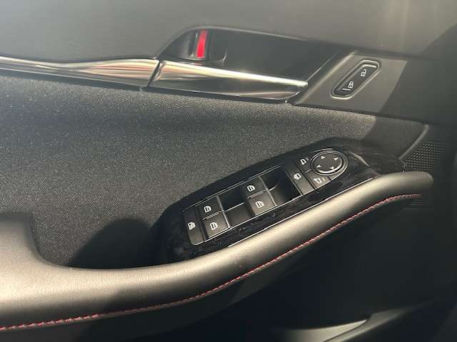 Fahrzeugbild eines Mazda CX-30