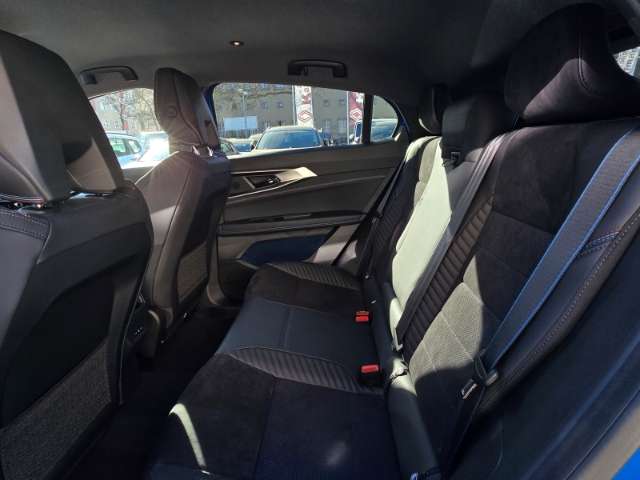 Fahrzeugbild eines Renault Rafale