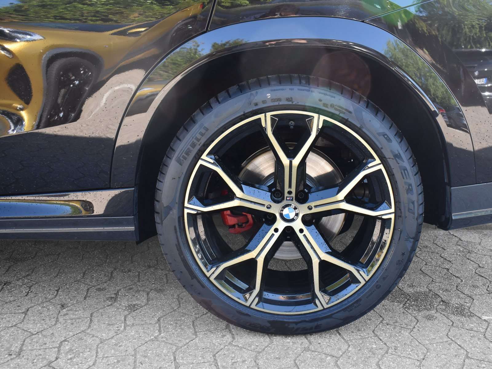 Fahrzeugbild eines BMW X6