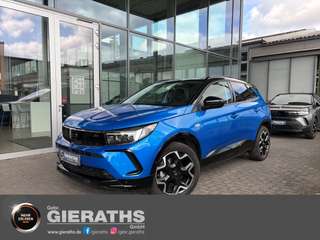 Schräge Frontansicht auf einen Opel Grandland X , freigestellt
