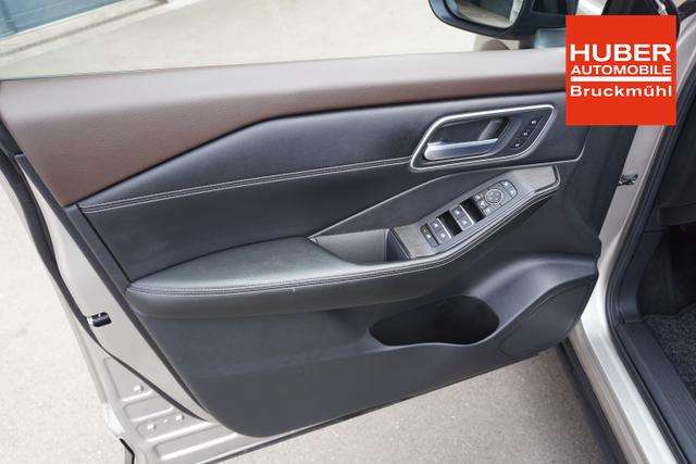 Fahrzeugbild eines Nissan X-TRAIL