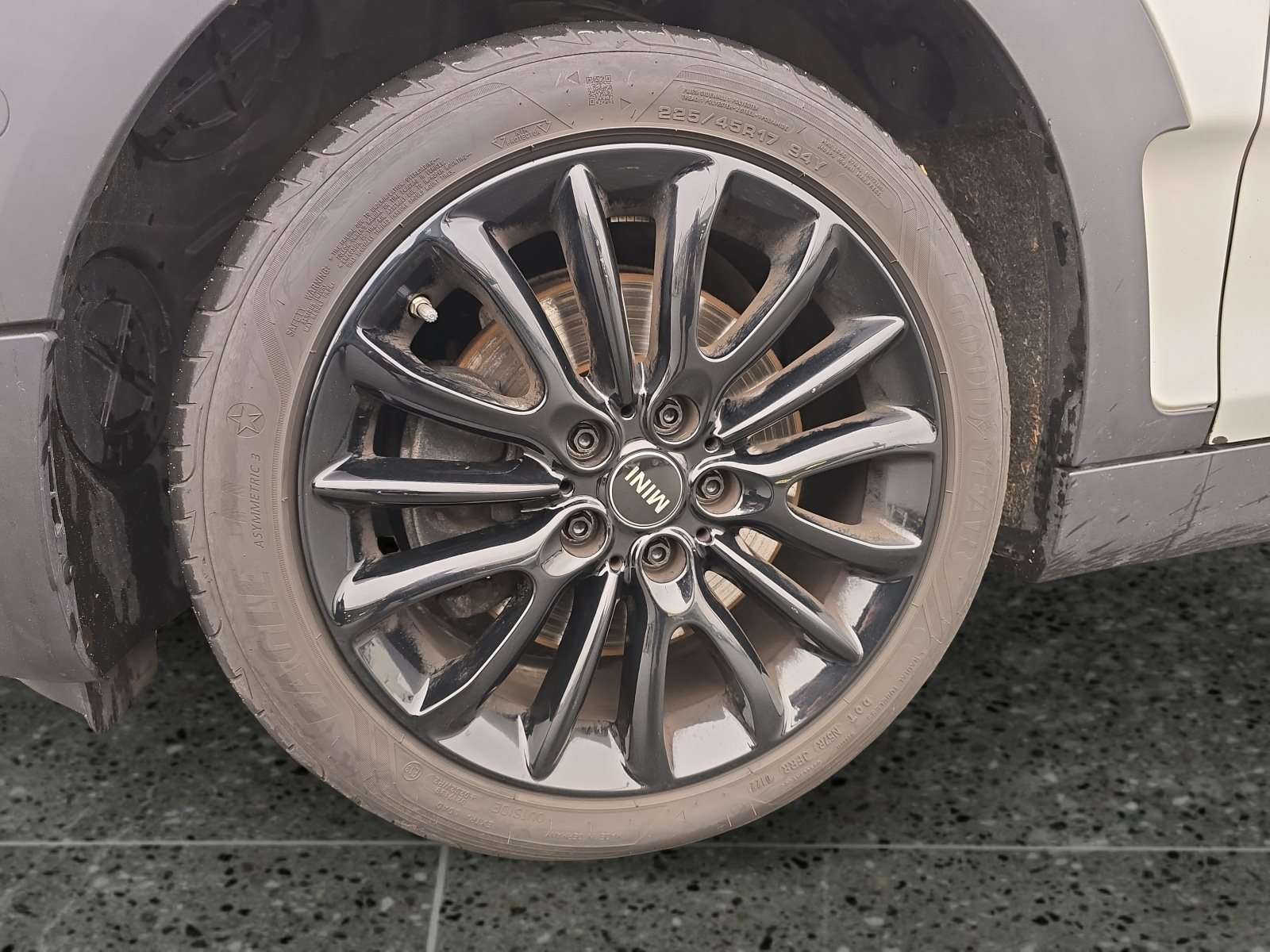 Fahrzeugbild eines MINI COOPER