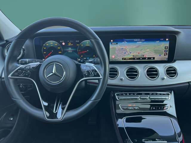 Fahrzeugbild eines Mercedes-Benz E-Klasse