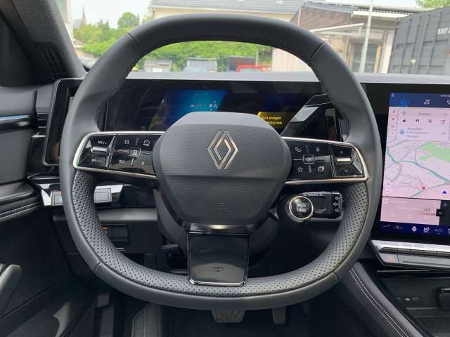 Fahrzeugbild eines Renault Rafale
